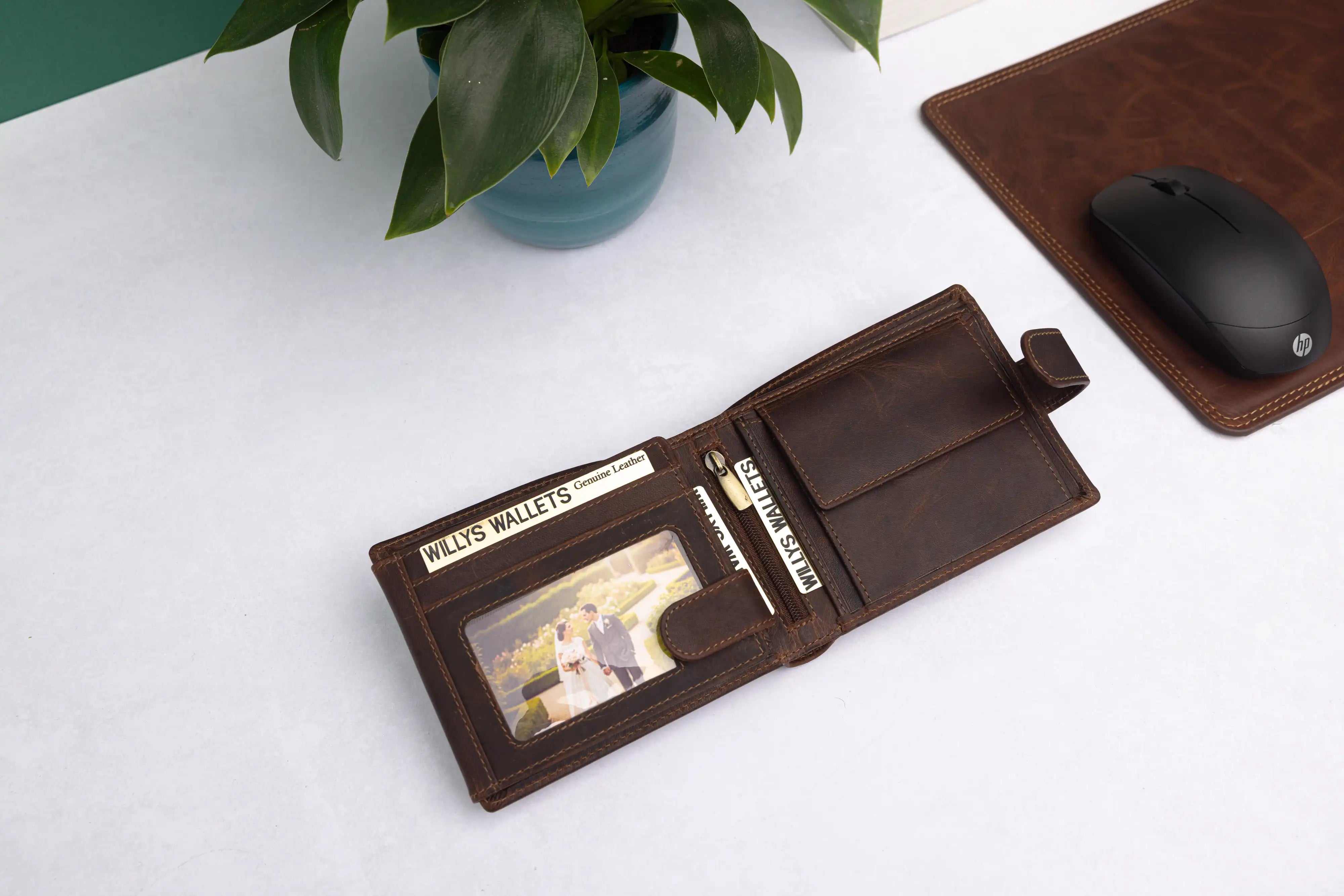 Personalised High-Capacity Brown Hunter Leather Wallet – Bifold RFID Wallet for Men