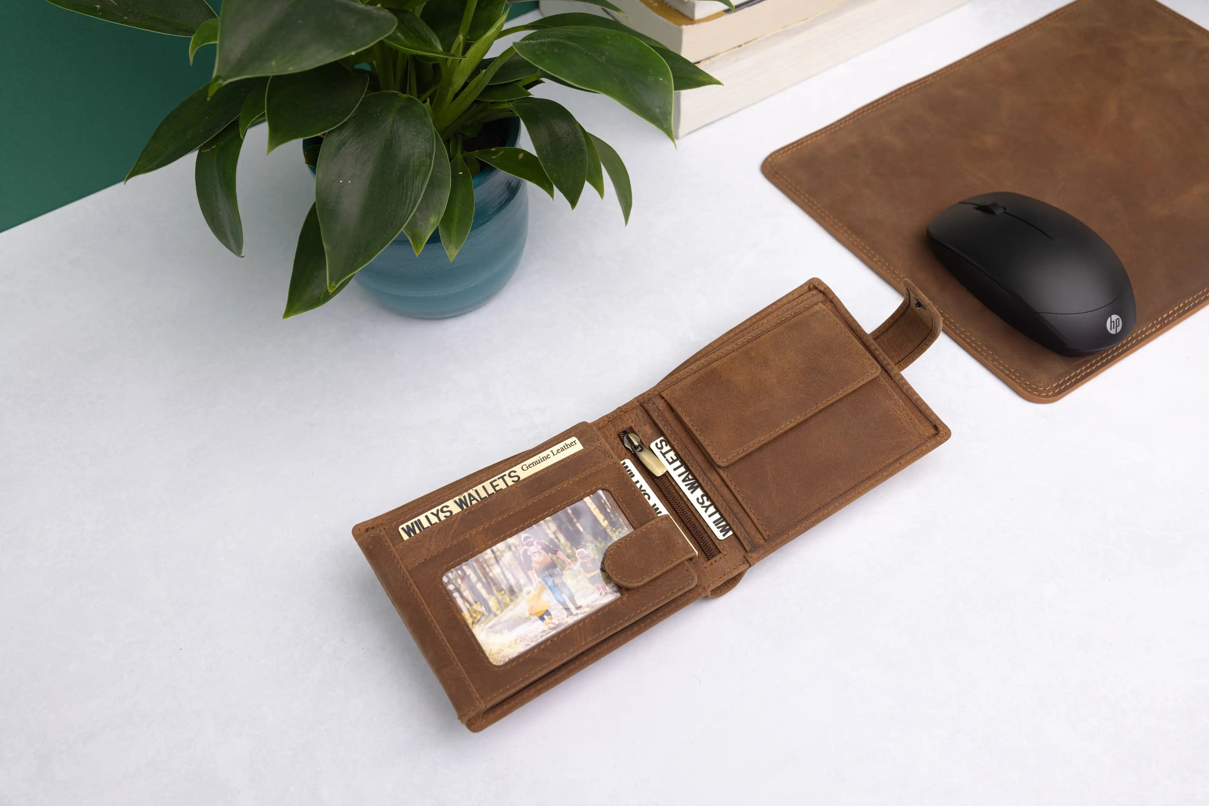 Personalised High-Capacity Rustic Brown Hunter Leather Wallet – Bifold RFID Wallet for Men