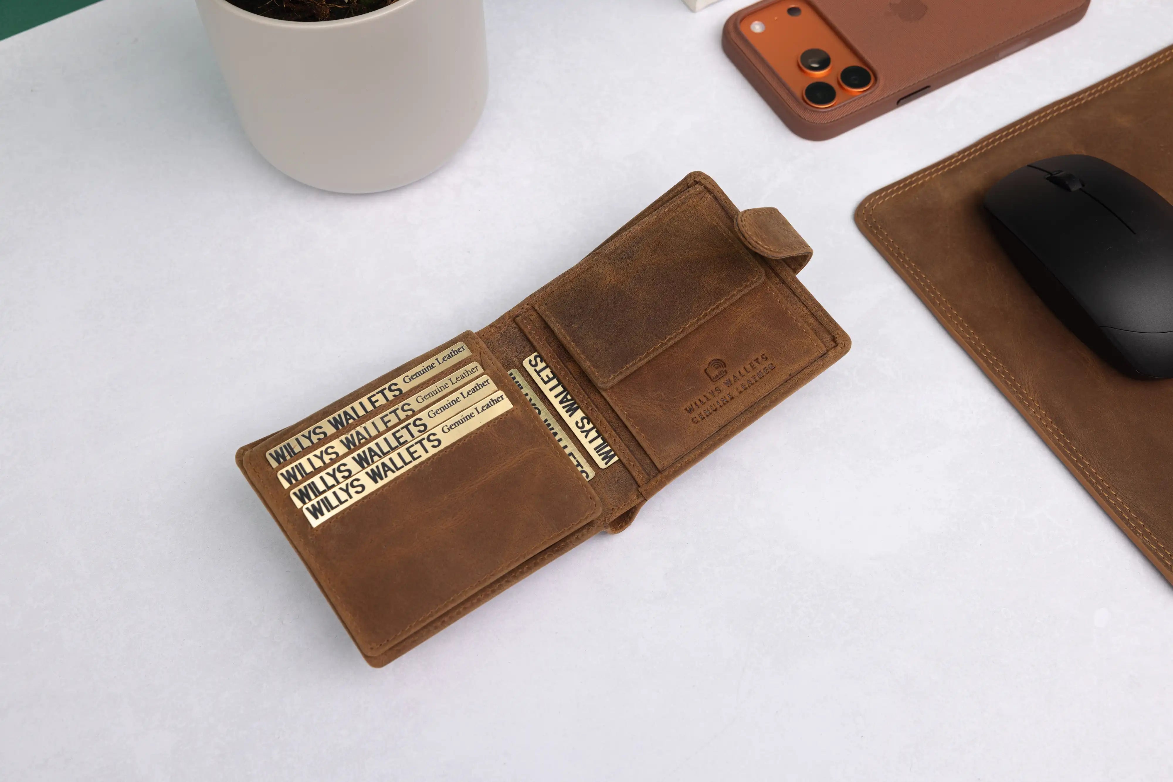 Personalised Rustic Brown Leather Wallet – Bifold with Coin Pocket & RFID Protection