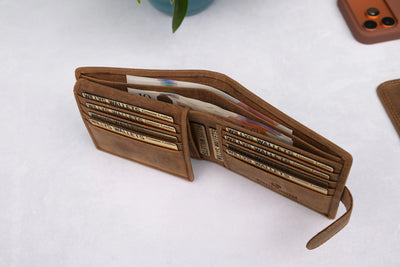 Personalised Rustic Brown Leather Wallet – Bifold with Card Holder Slots & RFID Protection