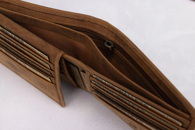 Personalised Rustic Brown Leather Wallet – Bifold with Card Holder Slots & RFID Protection