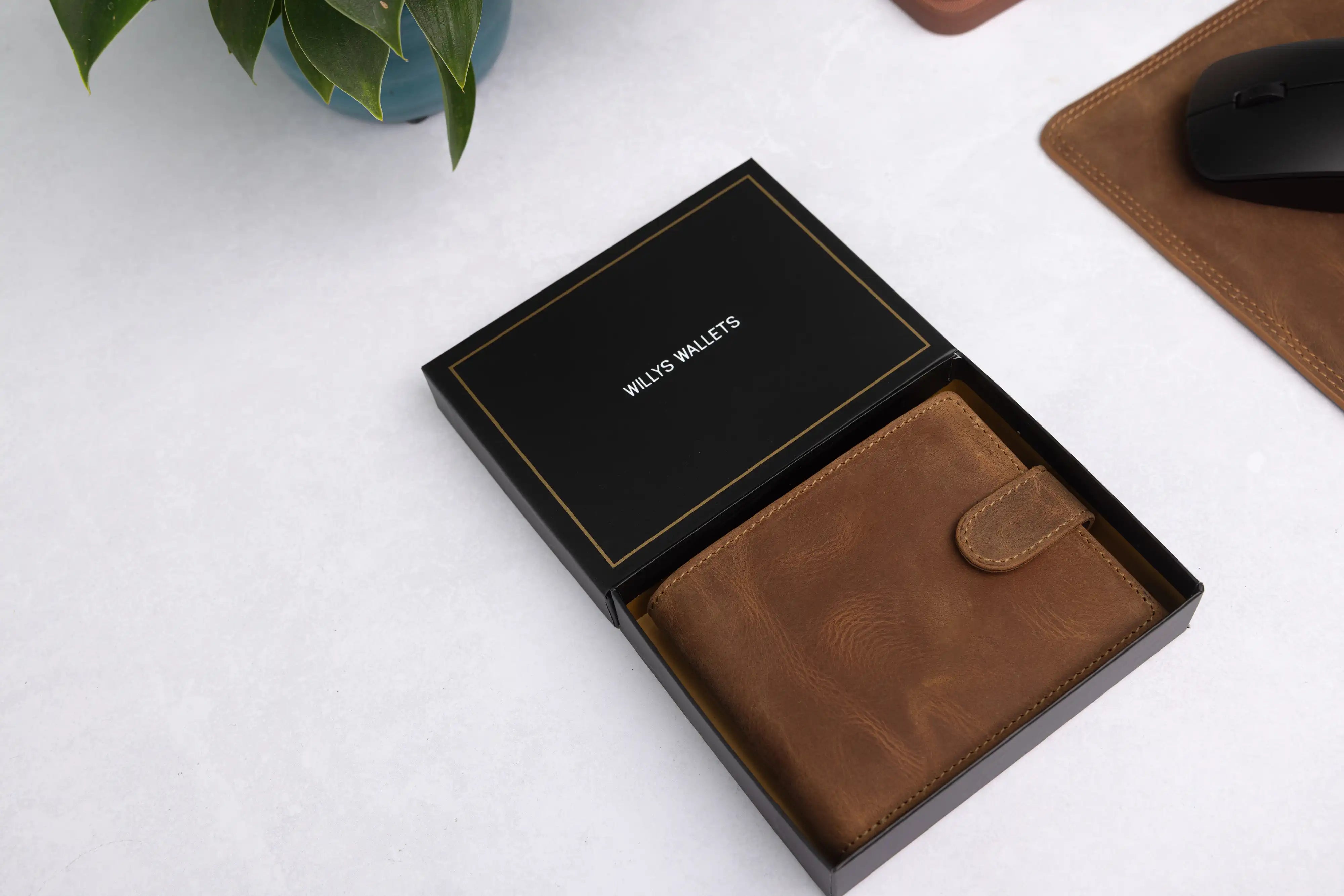 Personalised Rustic Brown Leather Wallet – Bifold with Large Zip Coin Pocket