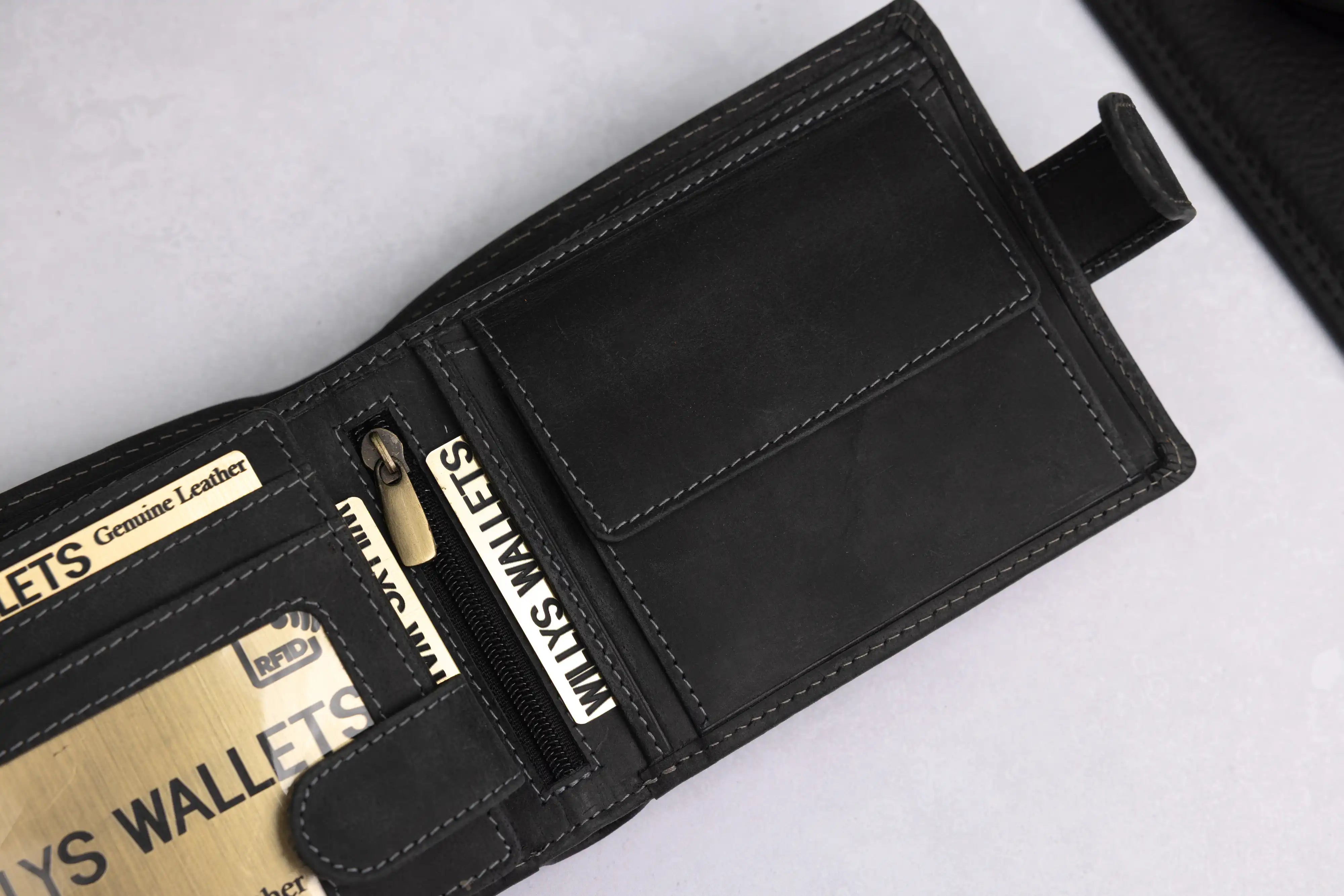 Personalised High-Capacity Black Hunter Leather Wallet – Bifold RFID Wallet for Men