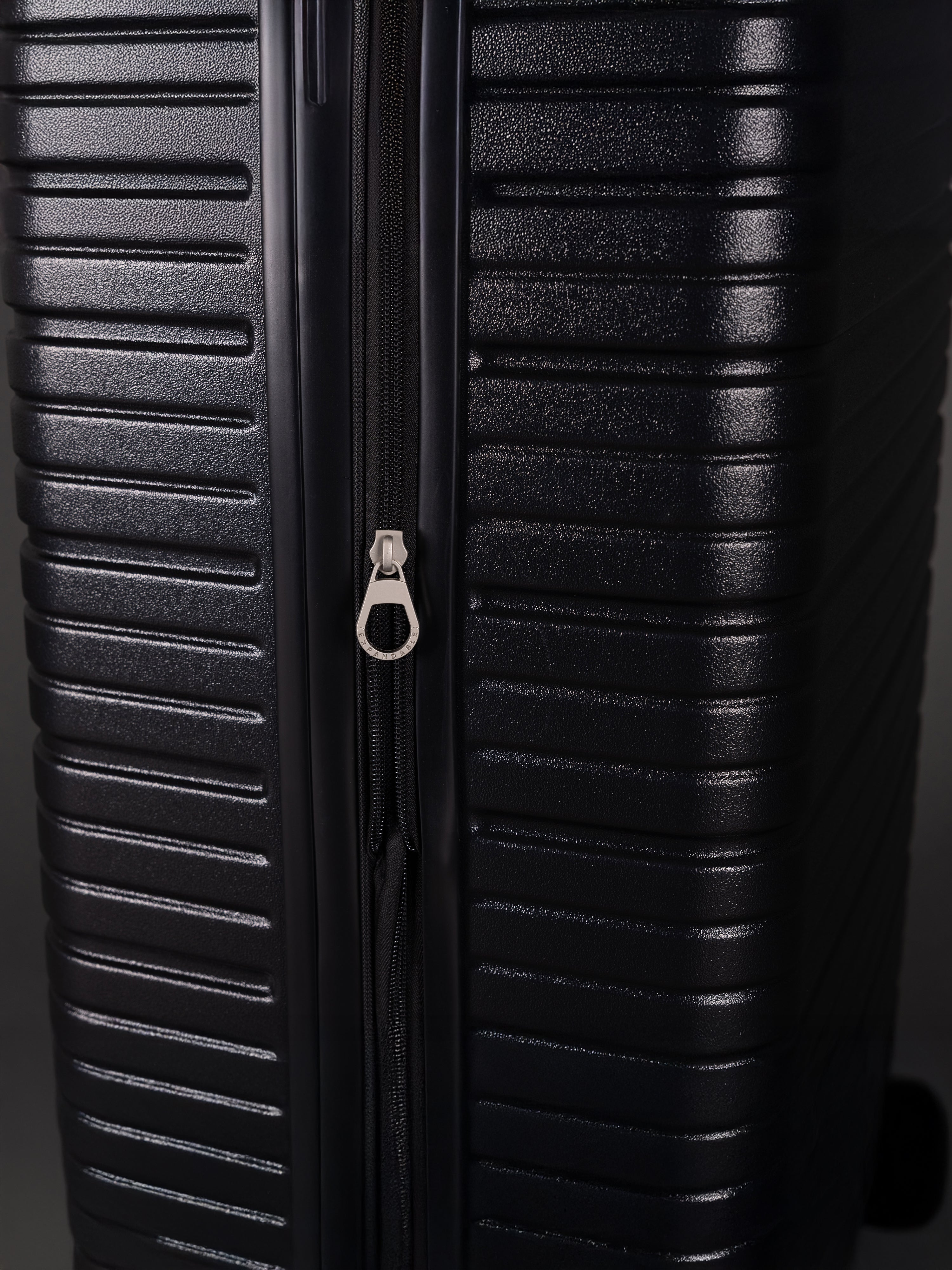 BEOW 3 Piece Black Luggage Set – 20", 24" & 28" Suitcases with Expandable Hard Shell, Spinner Wheels & TSA Locks