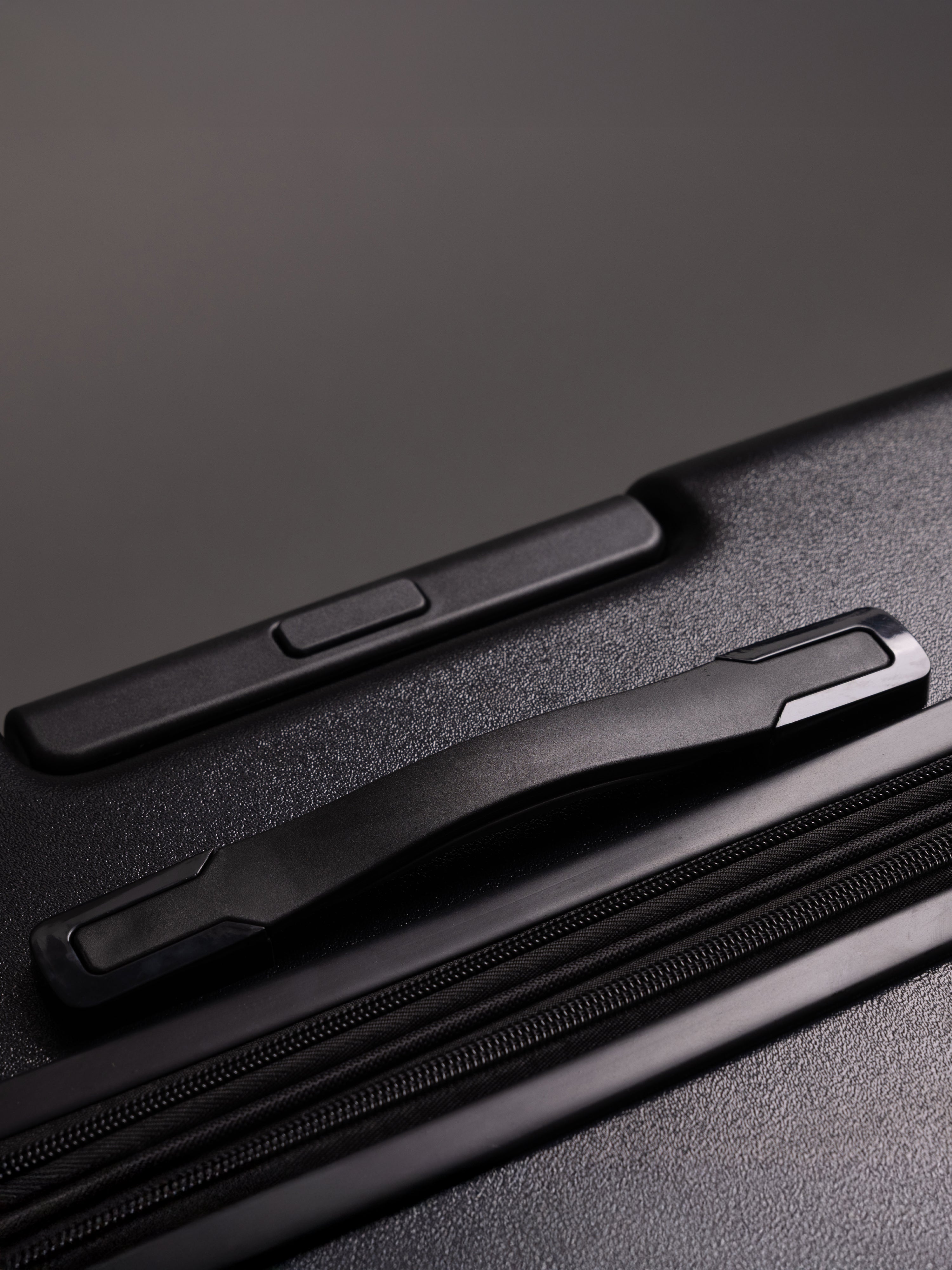 BEOW 3 Piece Black Luggage Set – 20", 24" & 28" Suitcases with Expandable Hard Shell, Spinner Wheels & TSA Locks