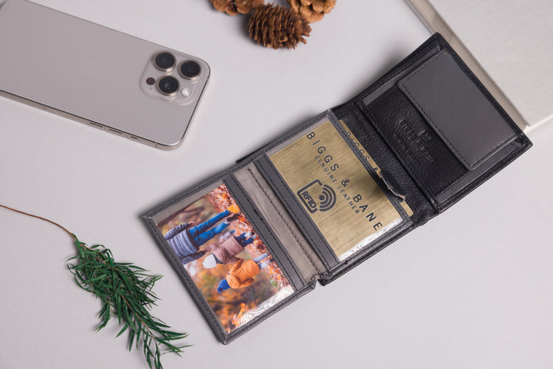 "Full-grain leather wallet in black and grey"