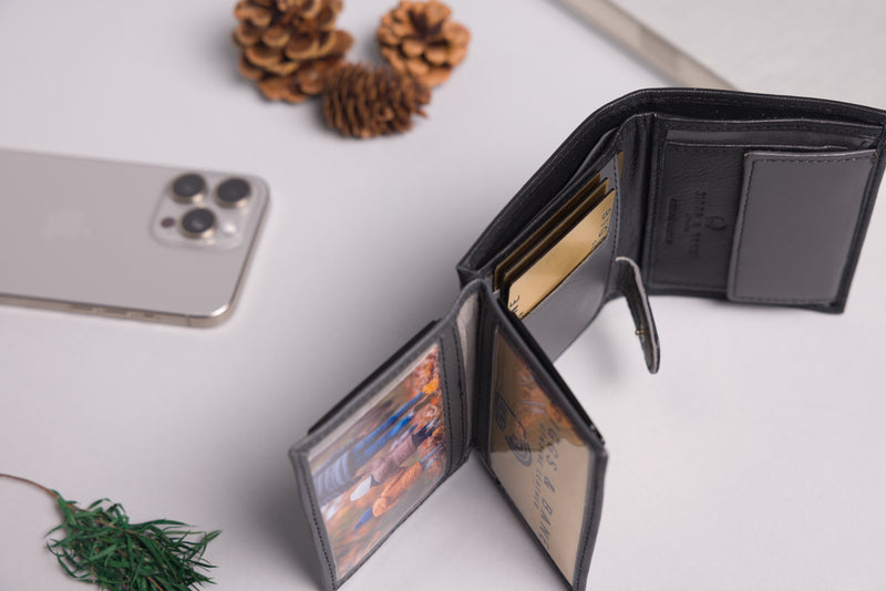 "Men’s trifold wallet with card slots and coin pocket"