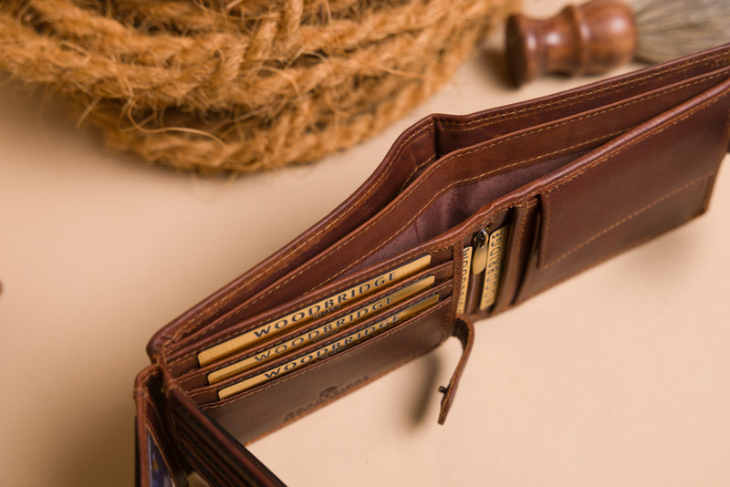 Personalised Engraved Mens Bifold Brown Leather Wallet