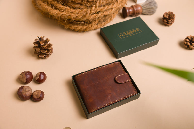 Personalised Engraved Mens Bifold Brown Leather Wallet
