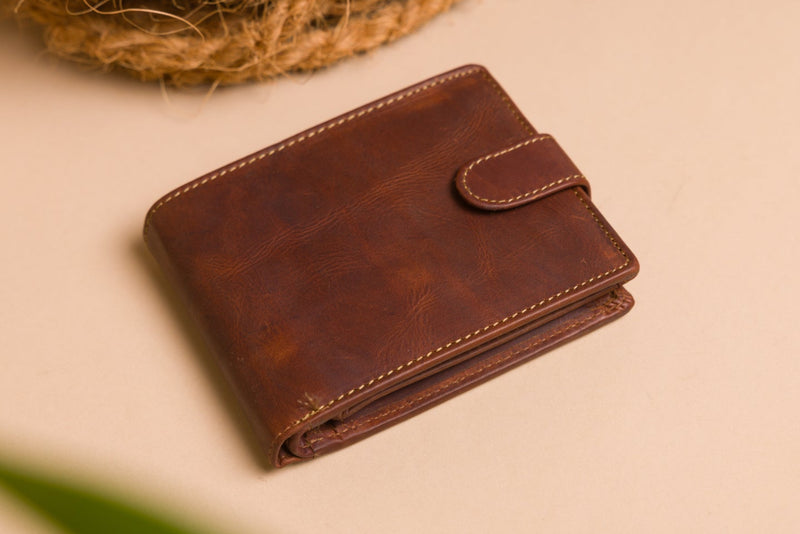 Personalised Engraved Mens Bifold Brown Leather Wallet