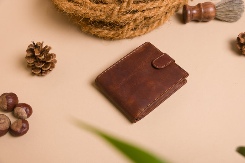 Personalised Engraved Mens Bifold Brown Leather Wallet