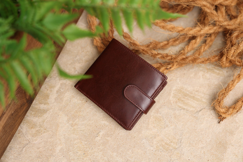 Personalised Engraved Dark Brown Bifold Leather Wallet With Coin Pocket & Credit Card Slots