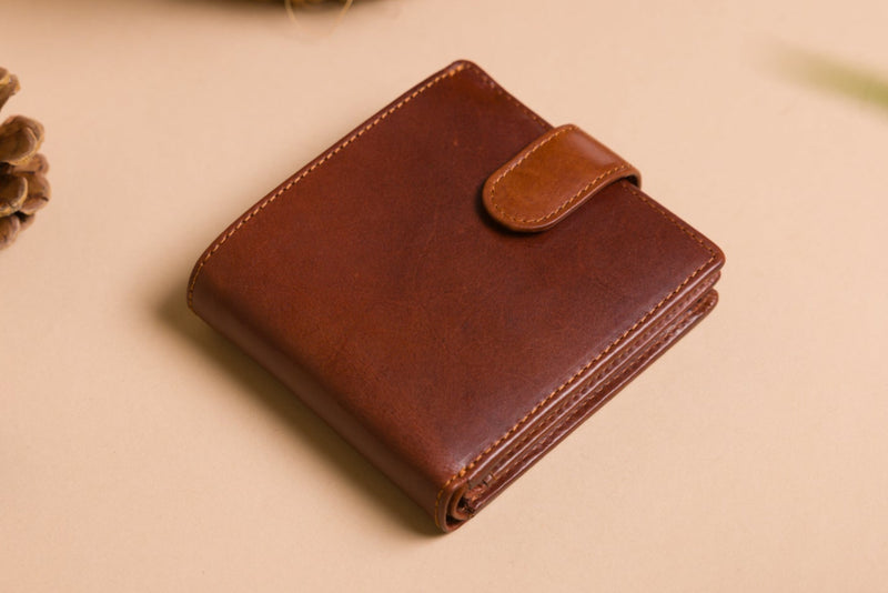 Personalised Engraved Cognac Bifold Leather Wallet With Coin Pocket & Credit Card Slots