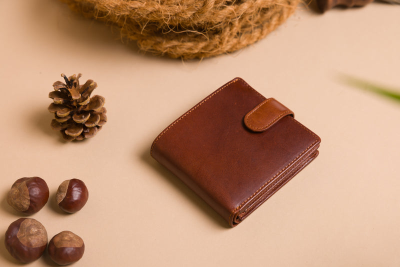 Personalised Engraved Cognac Bifold Leather Wallet With Coin Pocket & Credit Card Slots