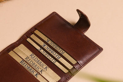 "Slim RFID wallet with personalised message"

