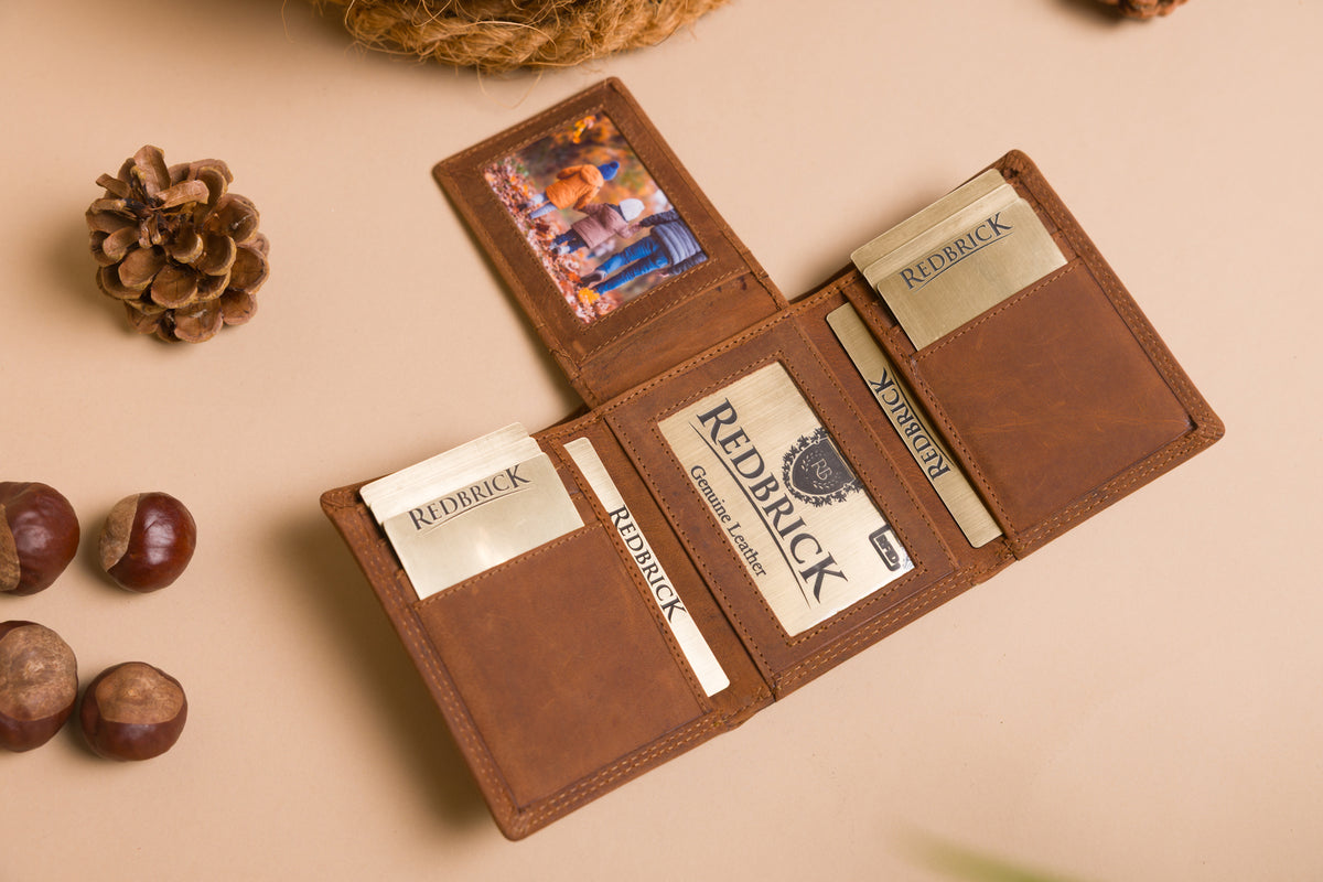 Cognac Leather Trifold Wallet – Personalised RFID Hunter Style