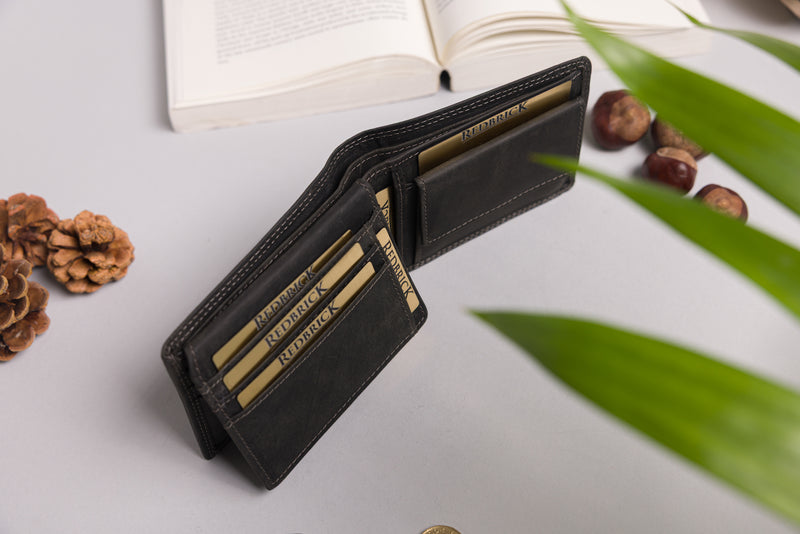 Personalised Engraved Bifold Black Hunter Leather Wallet With Coin Pocket
