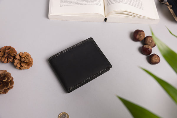Personalised Engraved Bifold Black Hunter Leather Wallet With Coin Pocket