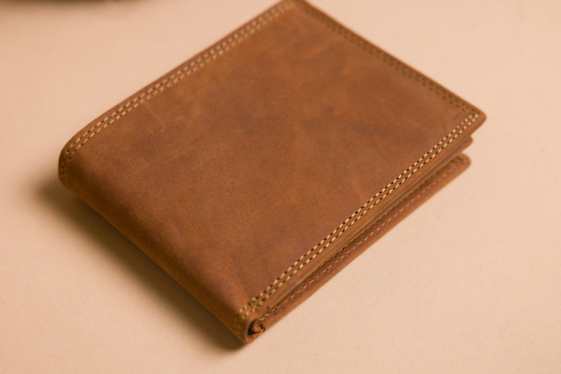 Personalised Cognac Leather Wallet – Bifold with Coin Pocket & RFID