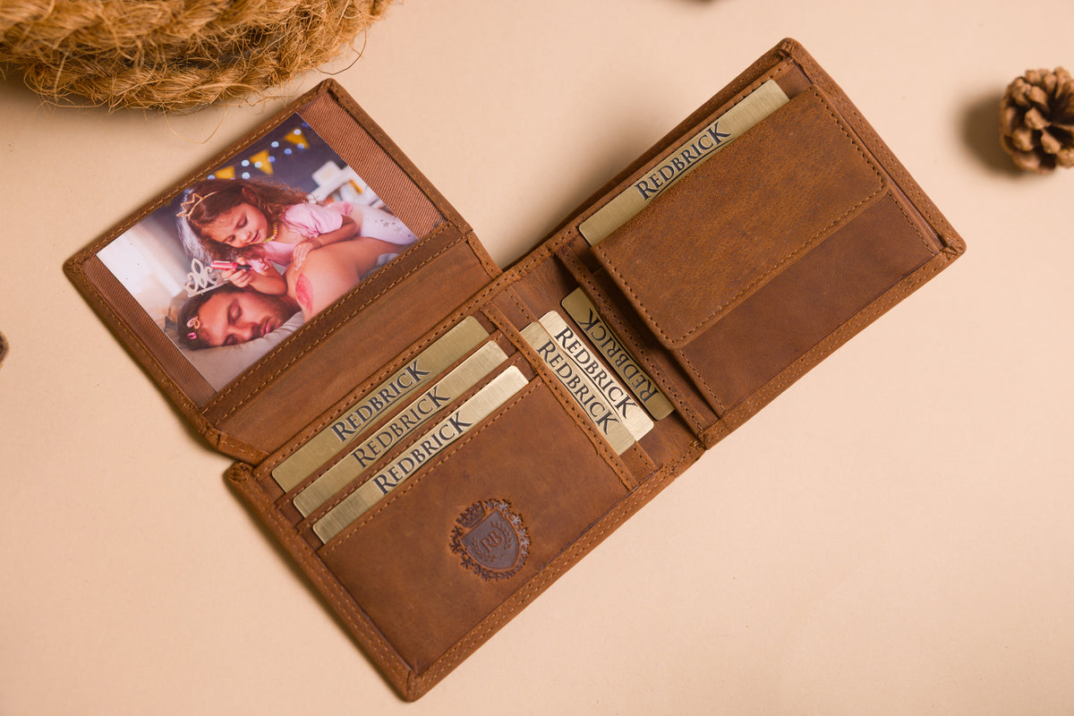 Cognac Leather Wallet with Coin Pocket – Personalised Bifold RFID