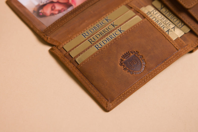Personalised Cognac Leather Wallet – Bifold with Coin Pocket & RFID