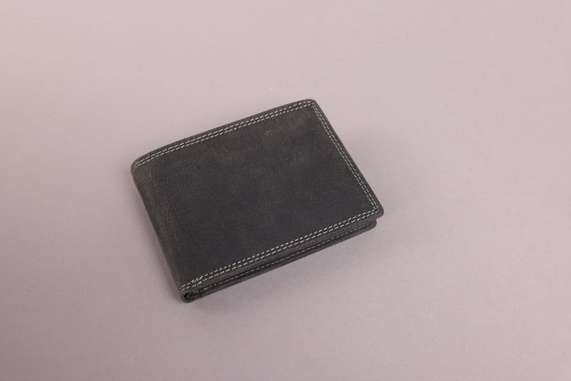 Personalised Engraved Bifold Black Hunter Leather Wallet With Coin Pocket