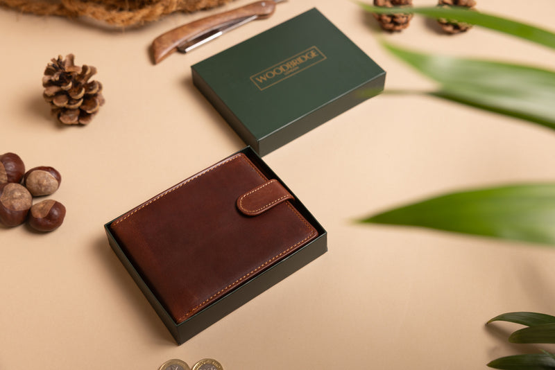 Personalised Engraved Men's High Capacity Bifold Brown Leather Wallet
