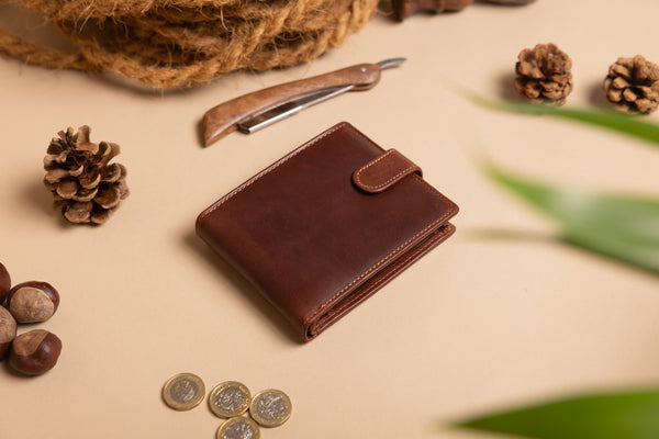 Personalised Engraved Men's High Capacity Bifold Brown Leather Wallet