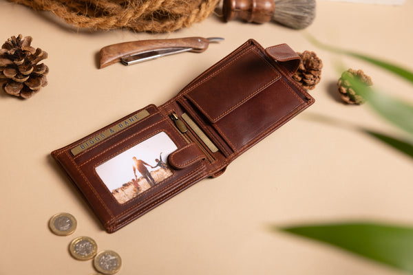 Personalised Engraved Men's High Capacity Bifold Brown Leather Wallet