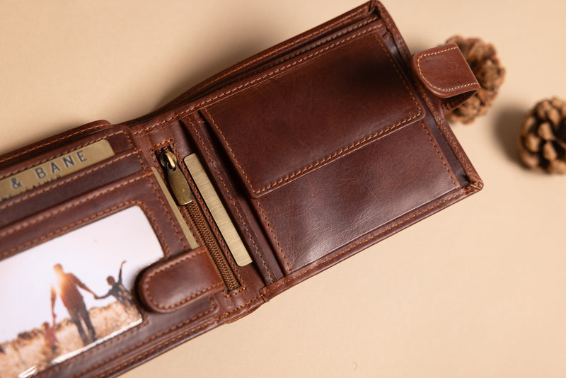 Personalised Engraved Men's High Capacity Bifold Brown Leather Wallet