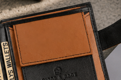 Personalised Black & Tan Leather Wallet – Bifold with Coin Pocket & Custom Engraving