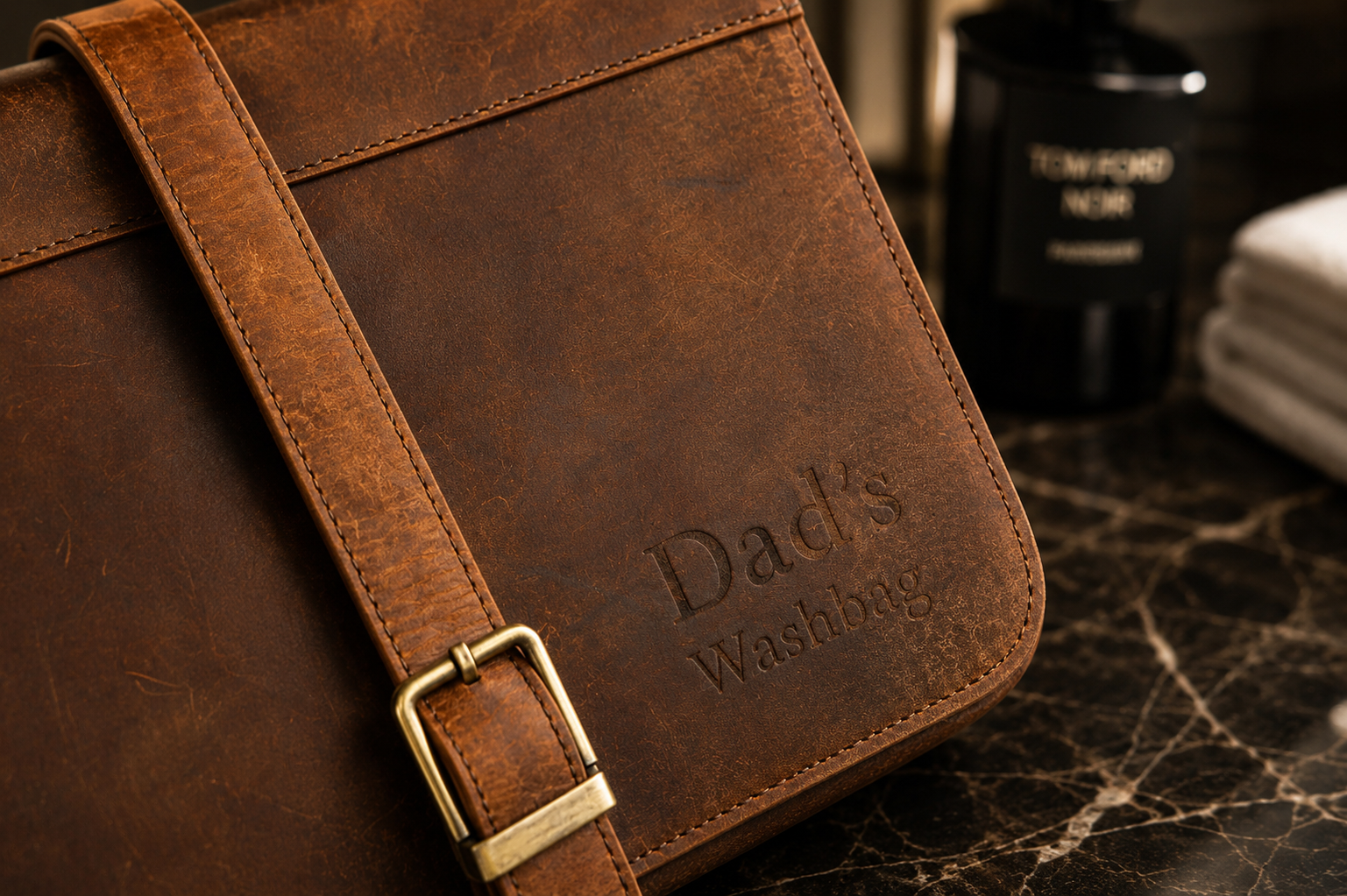 Personalised Brown Leather Hanging Wash Bag – Engraved Travel Toiletry Case
