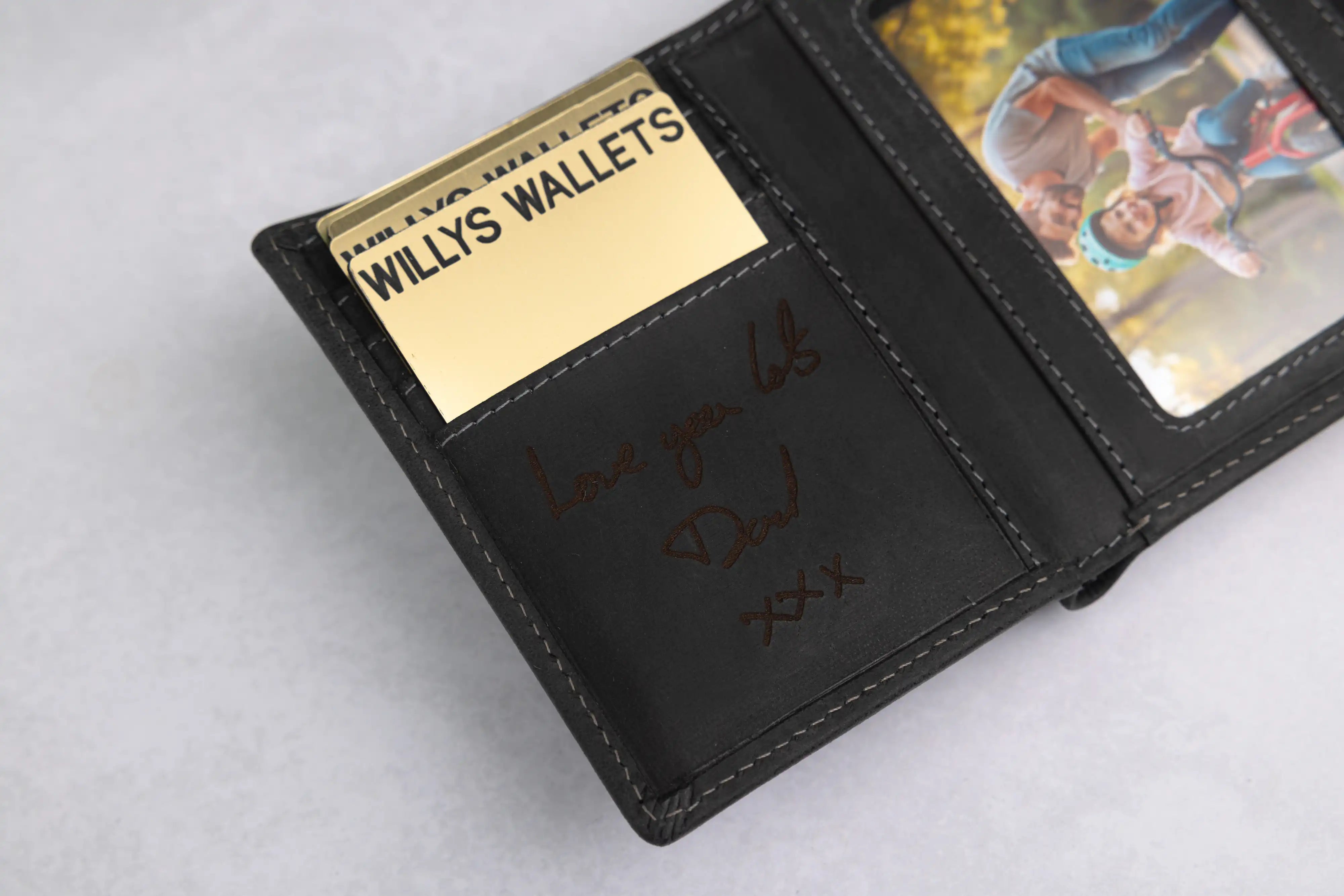 Personalised Black Hunter Leather Wallet – Trifold RFID Wallet for Men