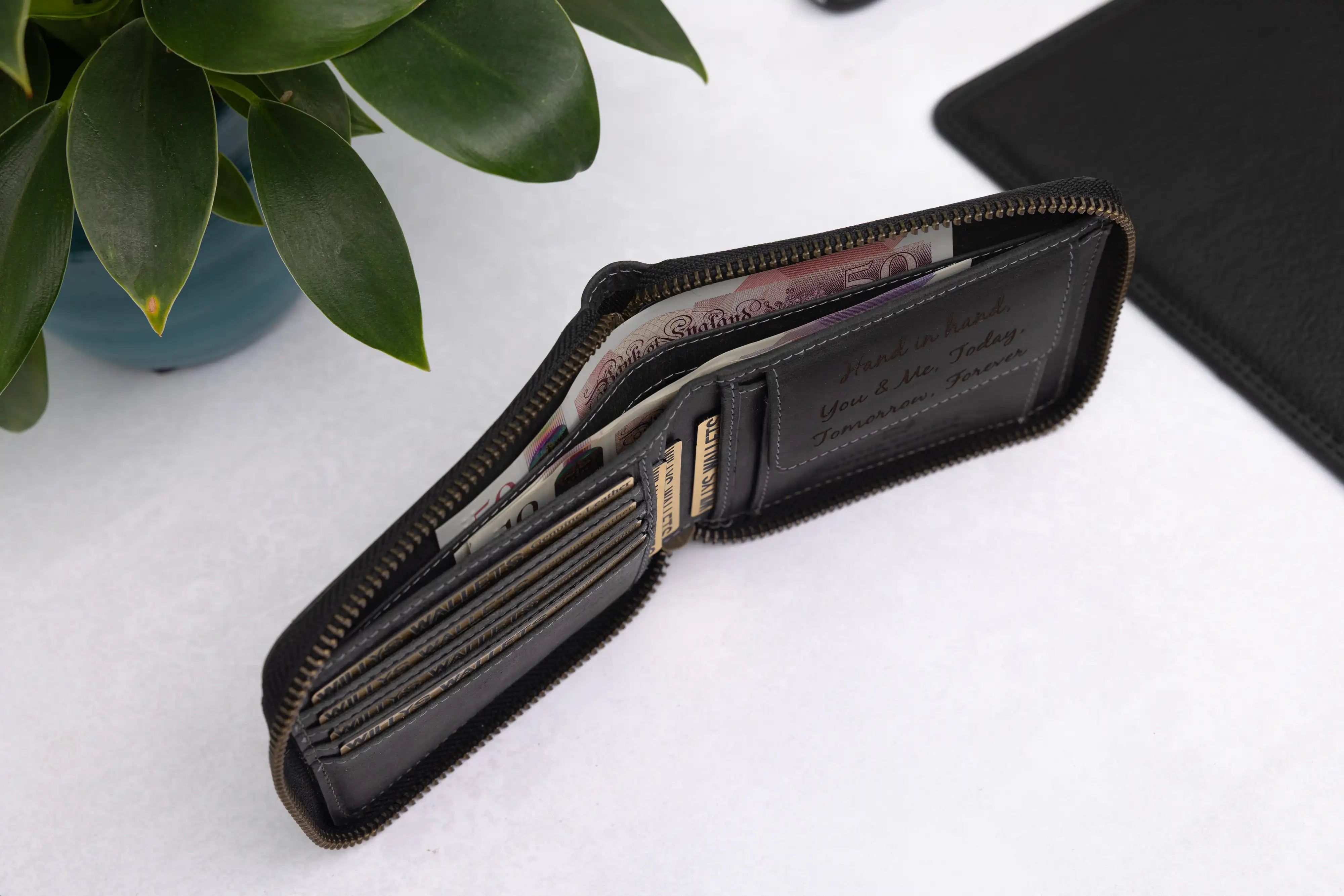 Personalised Black Hunter Leather Wallet – Bifold Zip-Around RFID Wallet