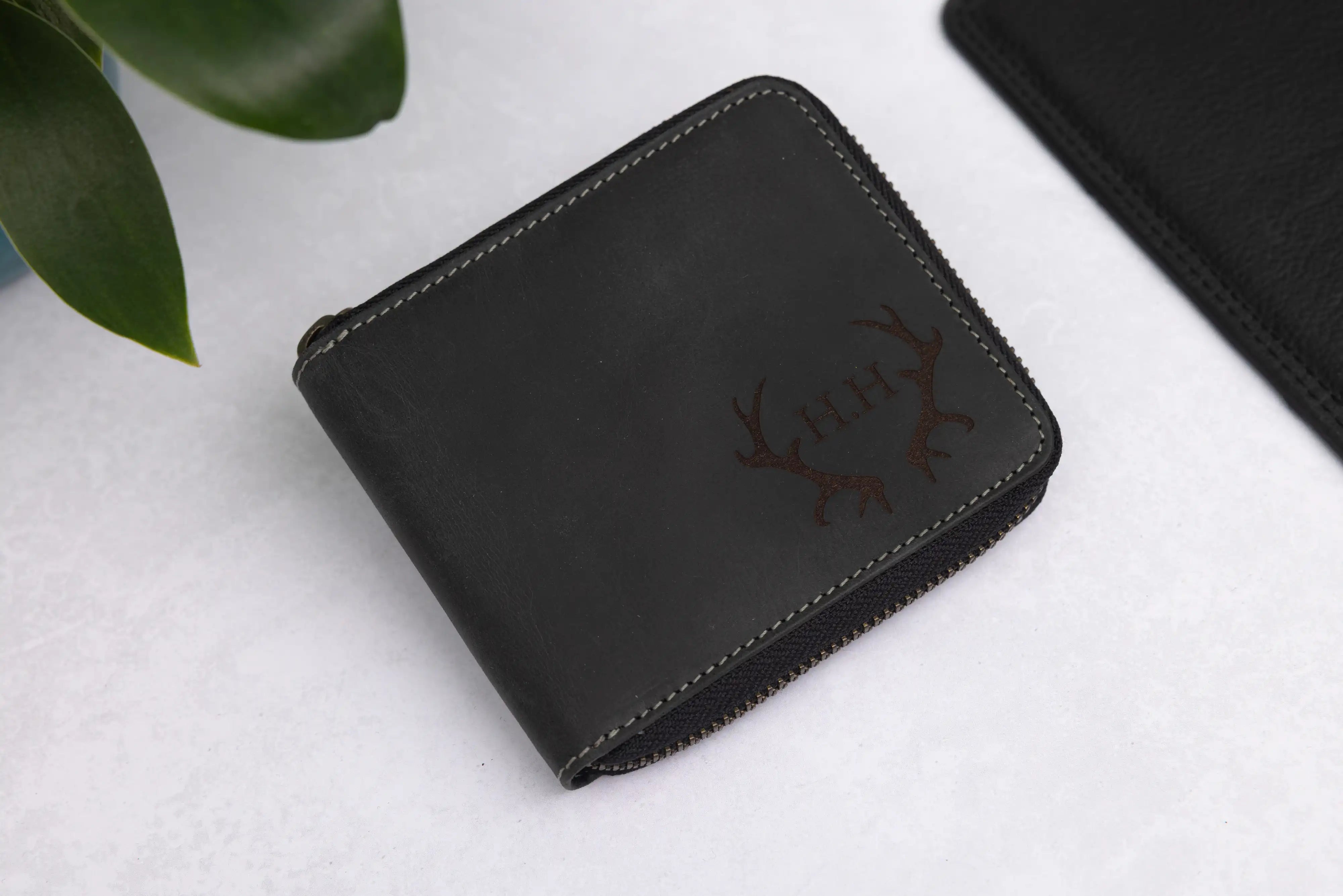 Personalised Black Hunter Leather Wallet – Bifold Zip-Around RFID Wallet