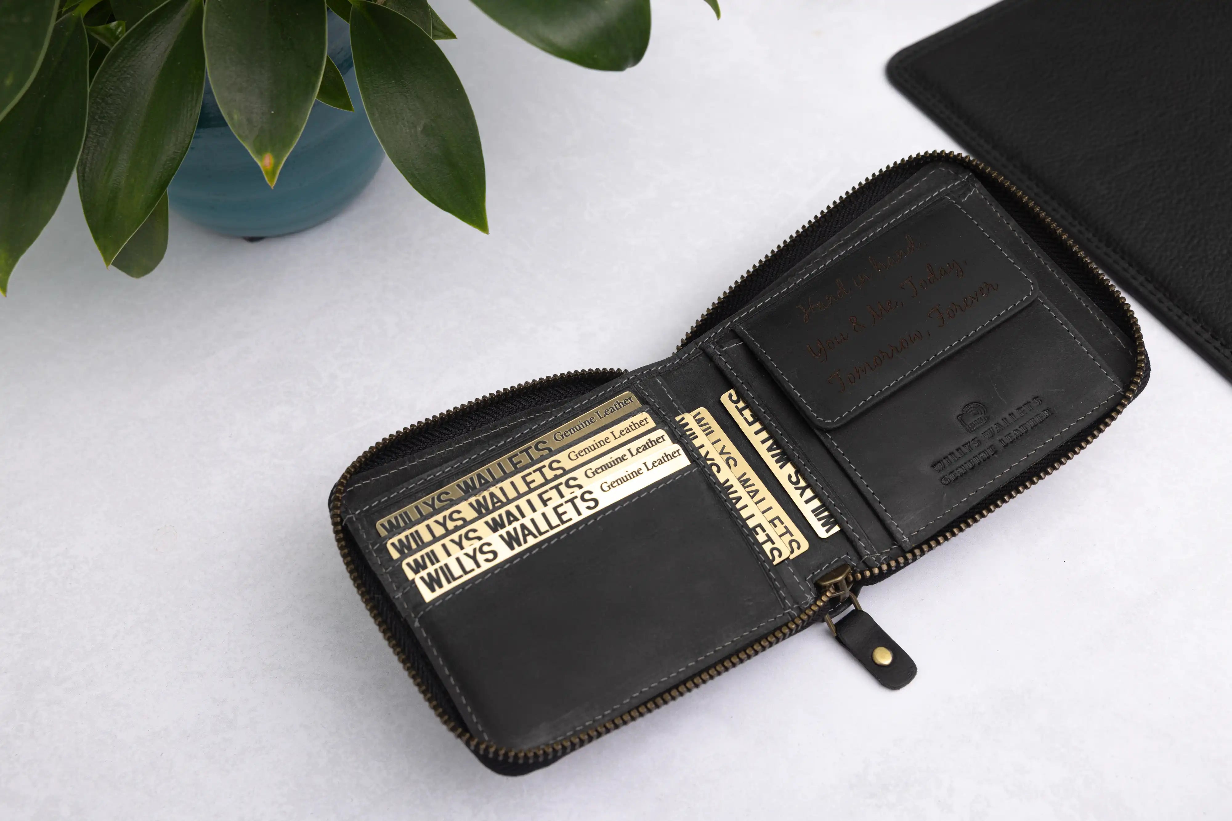 Personalised Black Hunter Leather Wallet – Bifold Zip-Around RFID Wallet