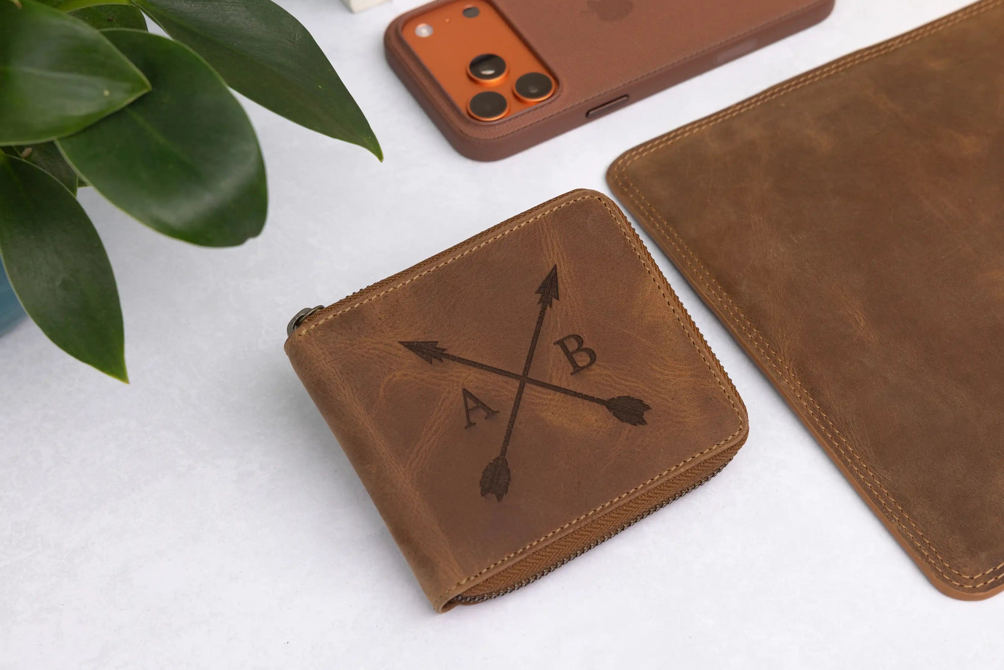 Personalised Rustic Brown Leather Wallet – Bifold Zip-Around RFID Wallet