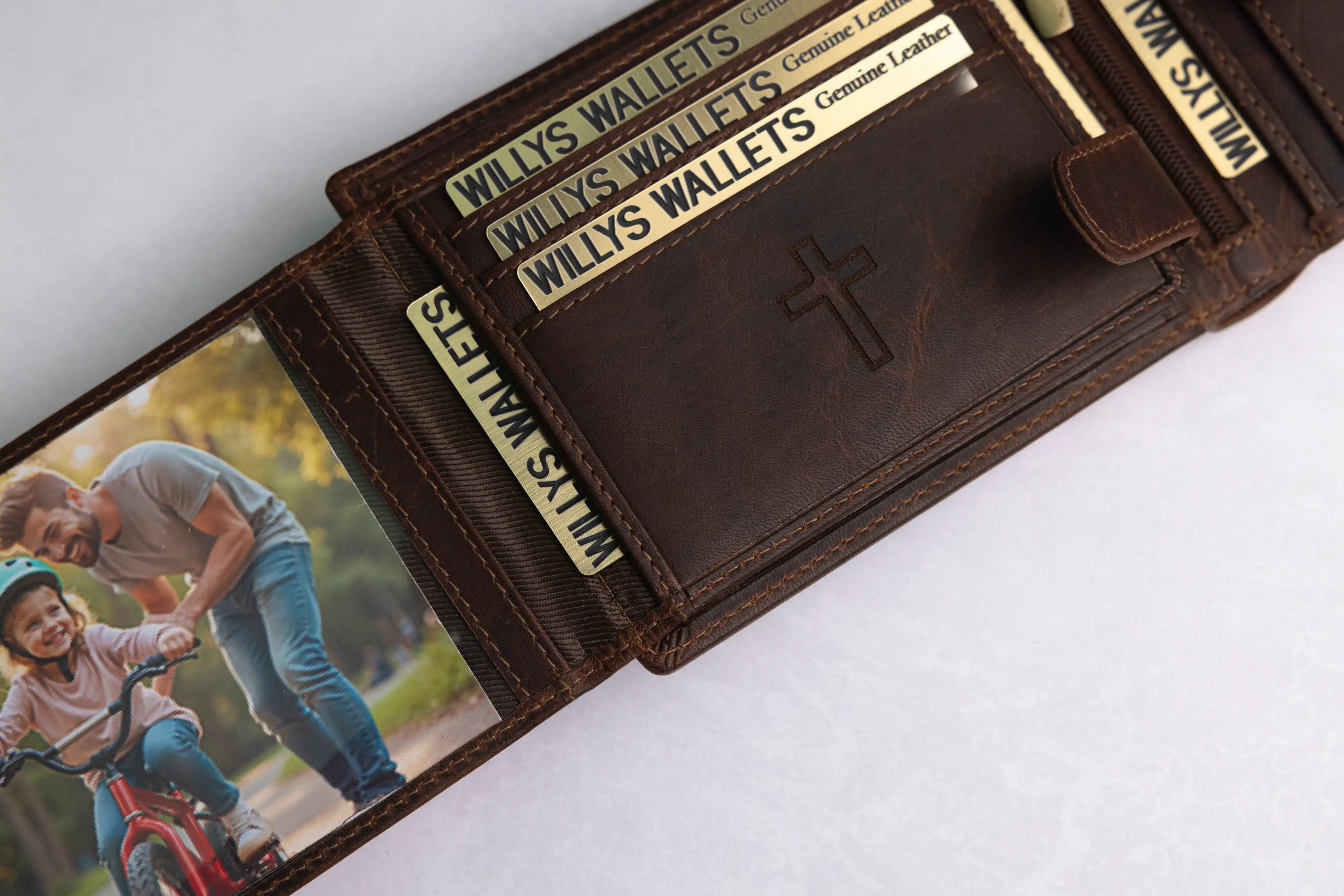 Personalised High-Capacity Brown Hunter Leather Wallet – Bifold RFID Wallet for Men