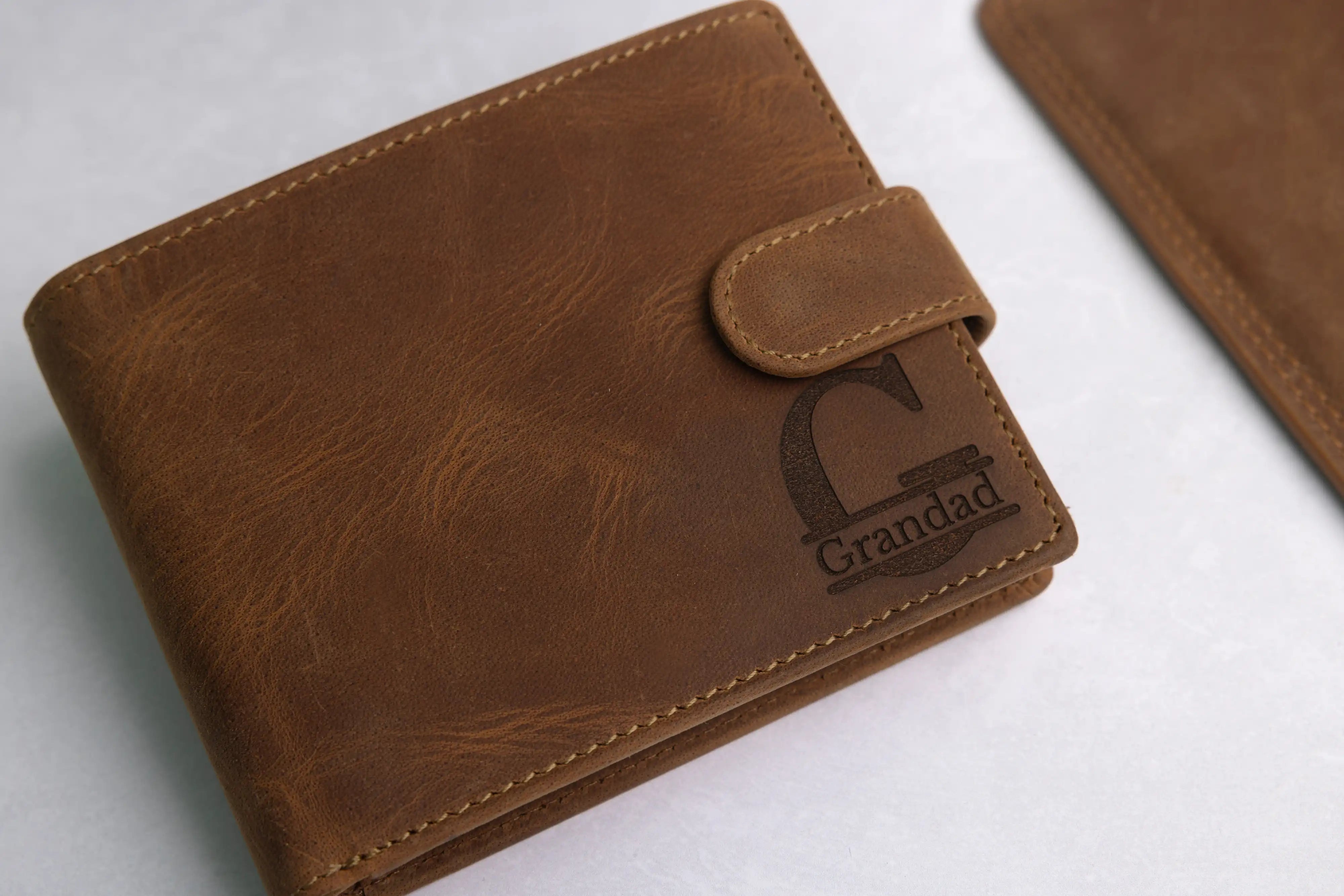 Personalised High-Capacity Rustic Brown Hunter Leather Wallet – Bifold RFID Wallet for Men