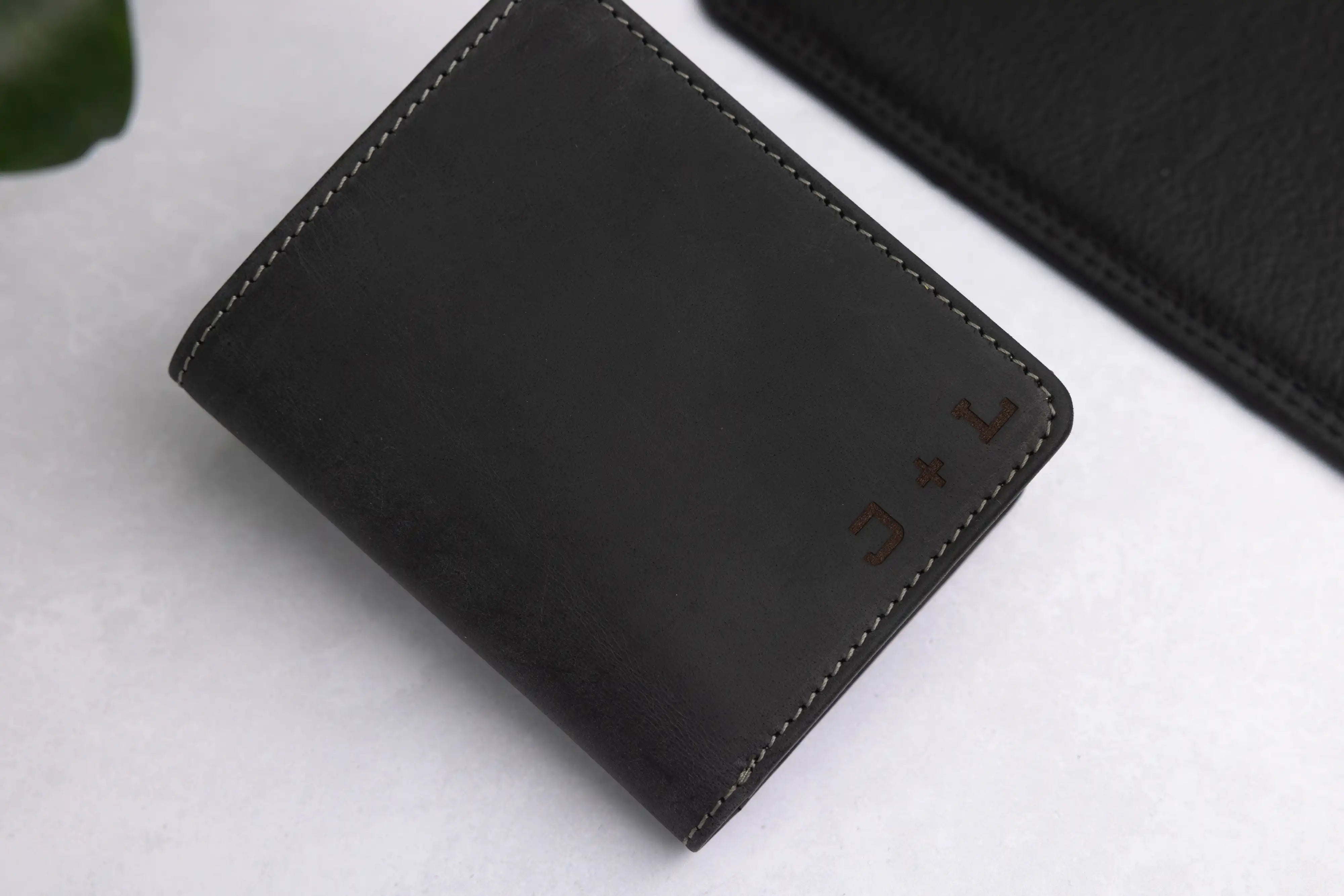 Personalised Black Hunter Leather Wallet – Trifold RFID Wallet for Men