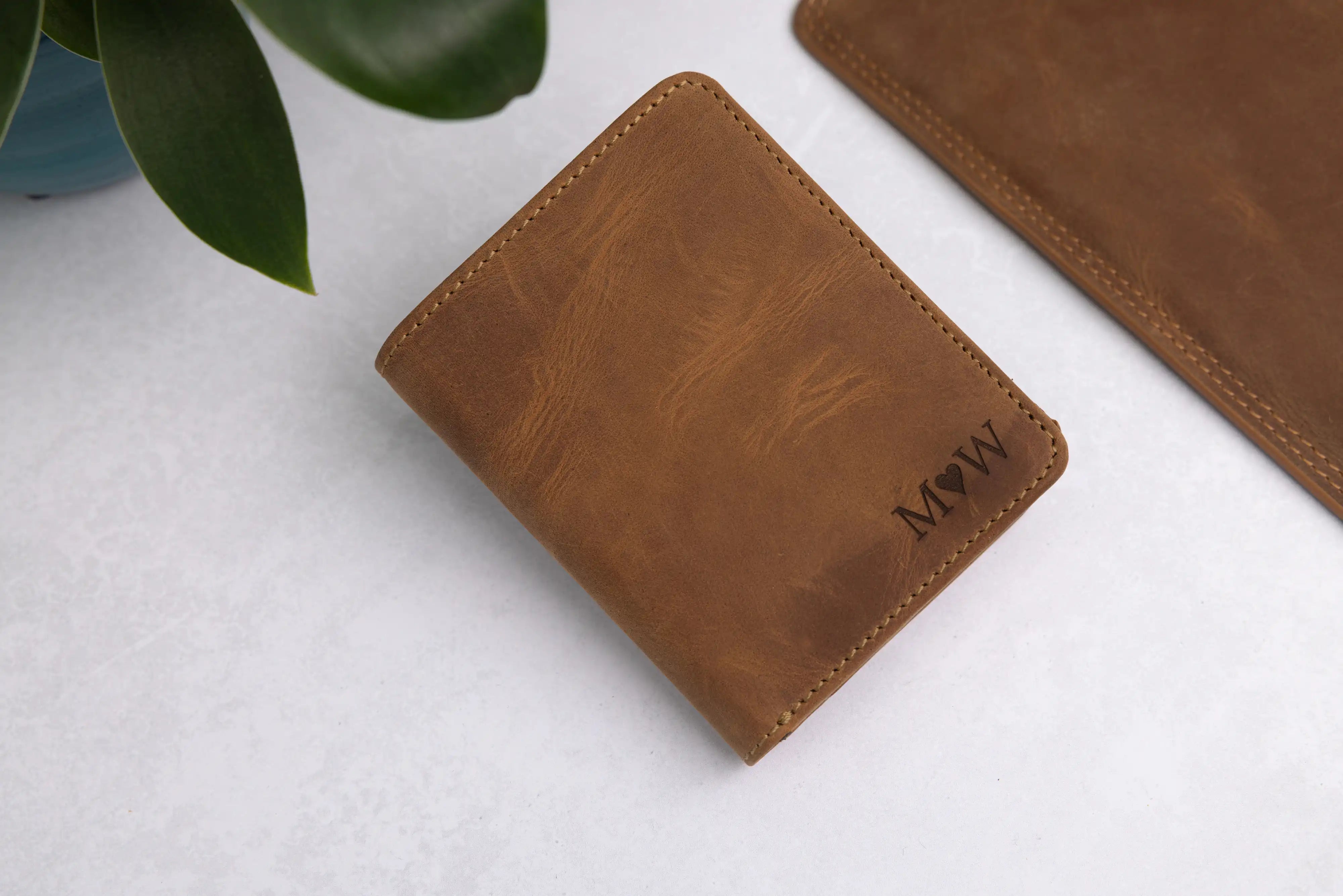 Personalised Rustic Brown Leather Wallet – Trifold RFID Wallet for Men