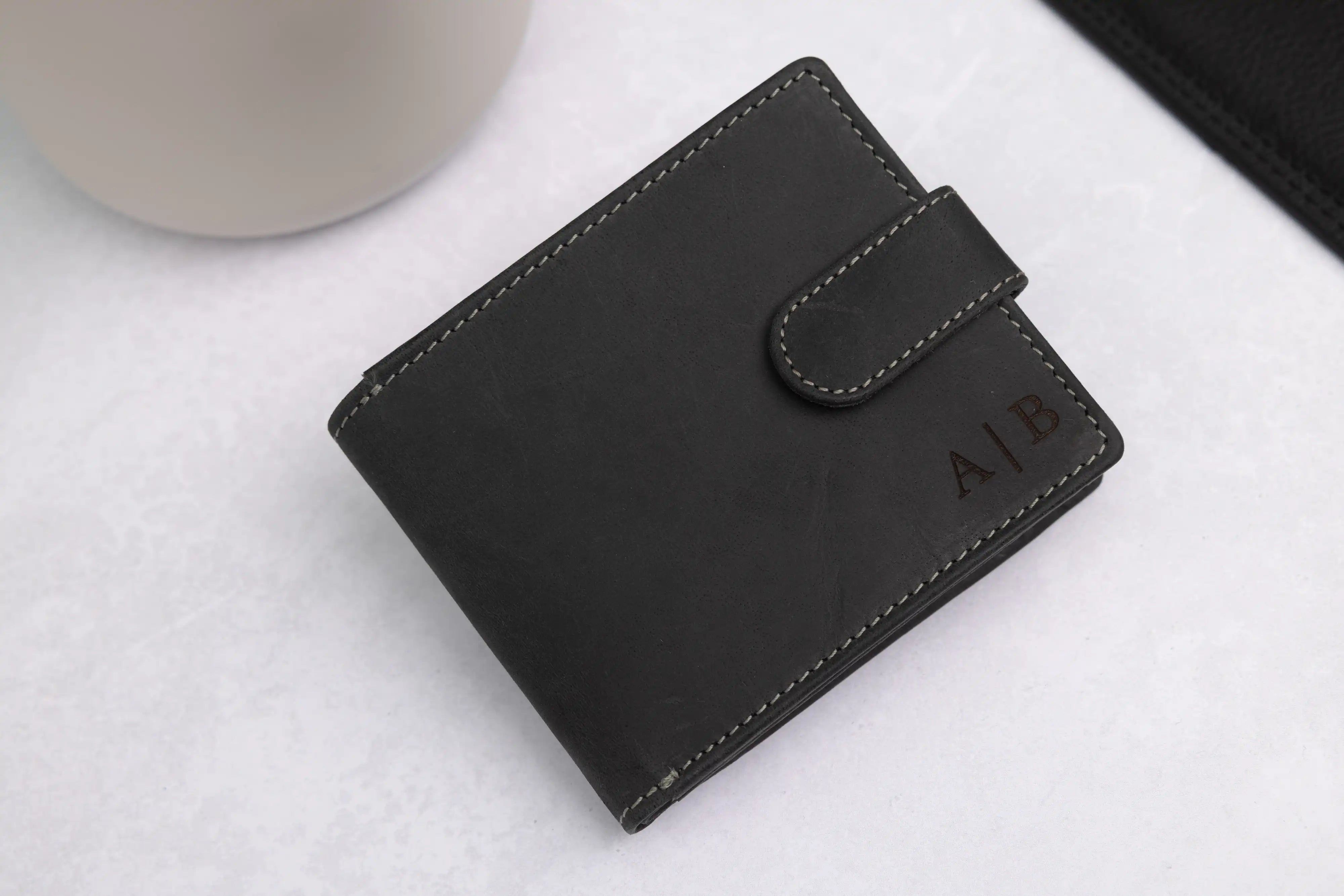 Personalised Black Hunter Leather Wallet – Bifold with Large Zip Coin Pocket