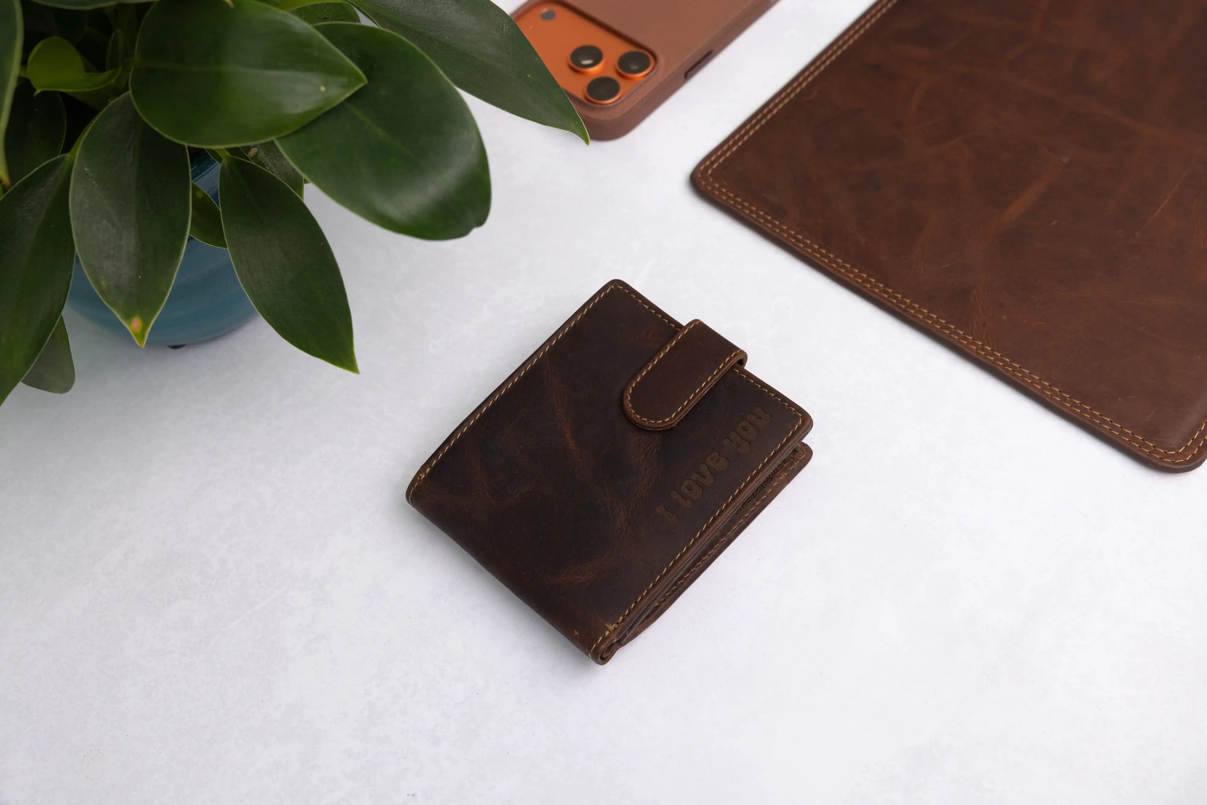 Personalised Brown Leather Wallet – Classic Bifold Design with RFID