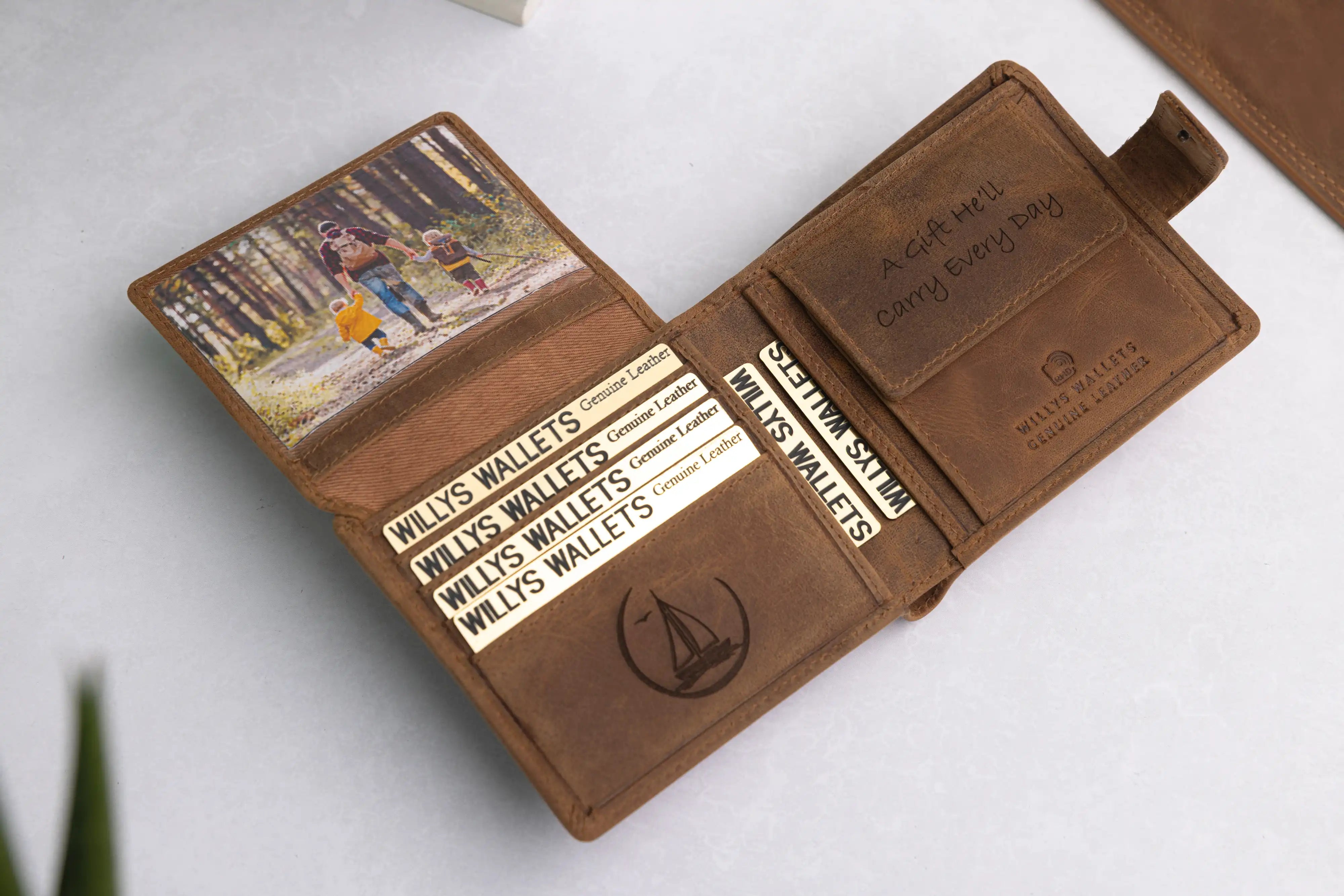 Personalised Rustic Brown Leather Wallet – Bifold with Coin Pocket & RFID Protection