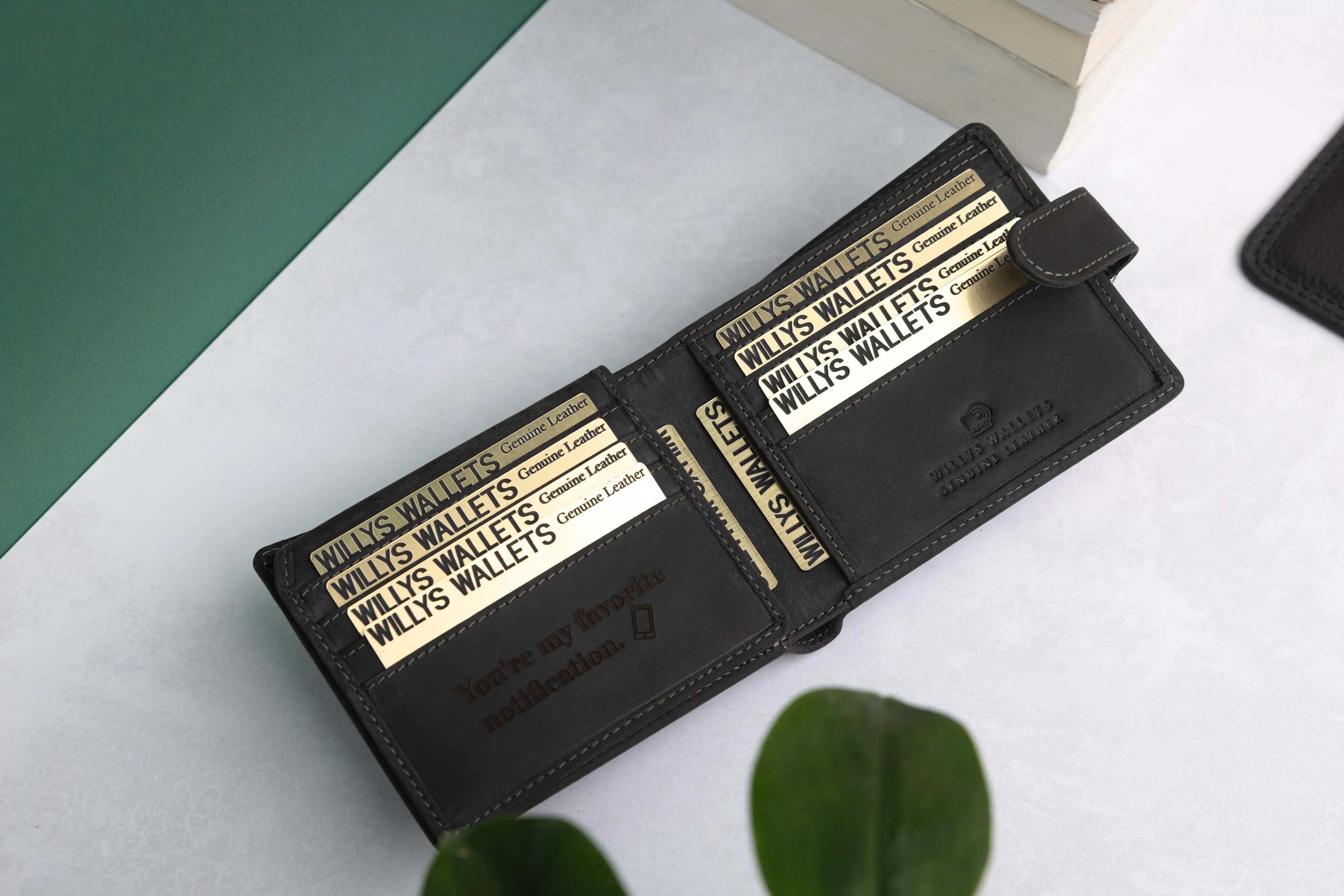 Personalised Black Hunter Leather Wallet – Bifold with Card Holder Slots & RFID Protection