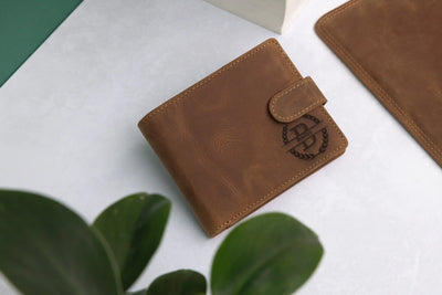 Personalised Rustic Brown Leather Wallet – Bifold with Card Holder Slots & RFID Protection