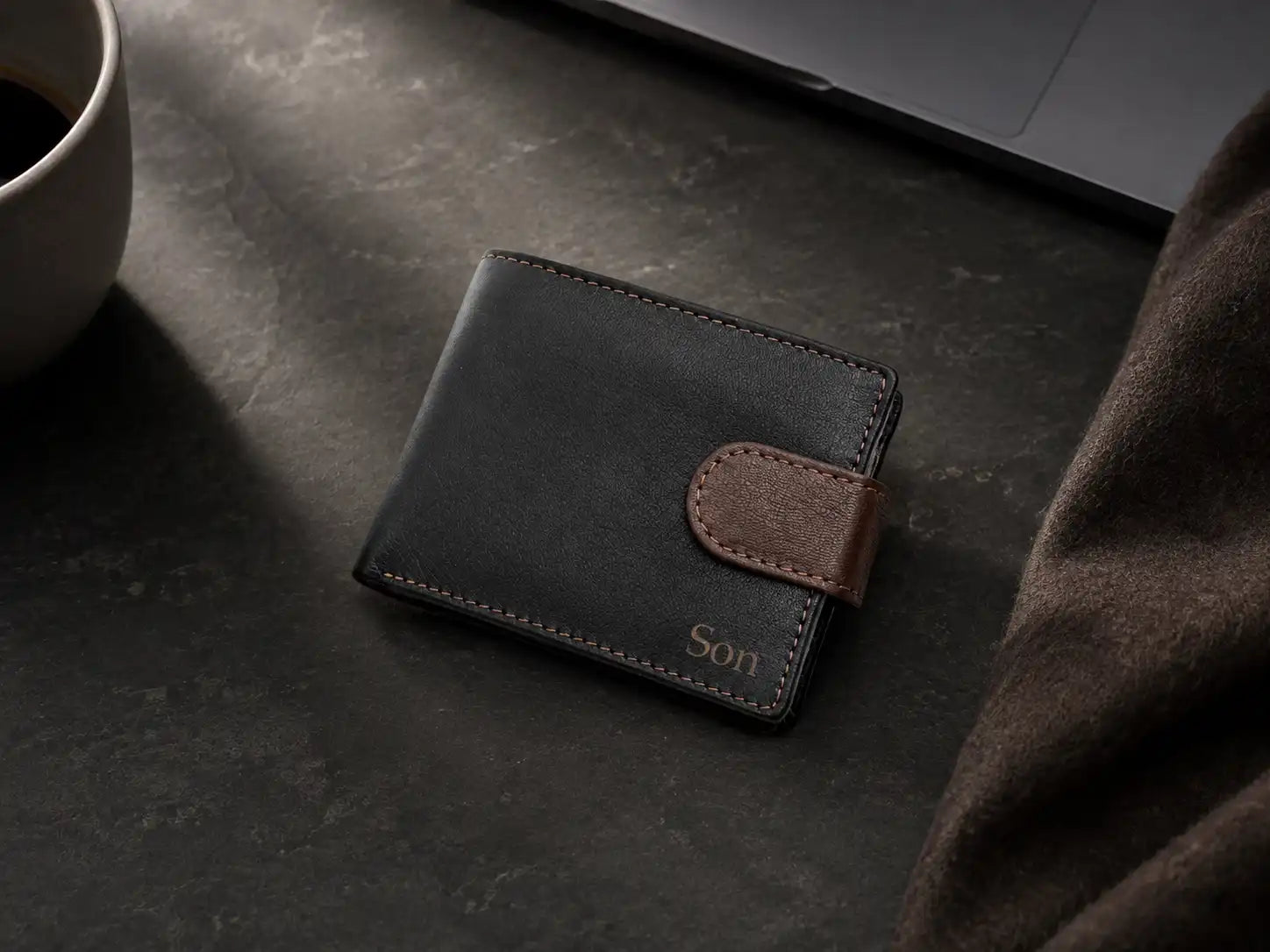 Personalised Black & Dark Brown Leather Wallet – Bifold with Coin Pocket & Custom Engraving